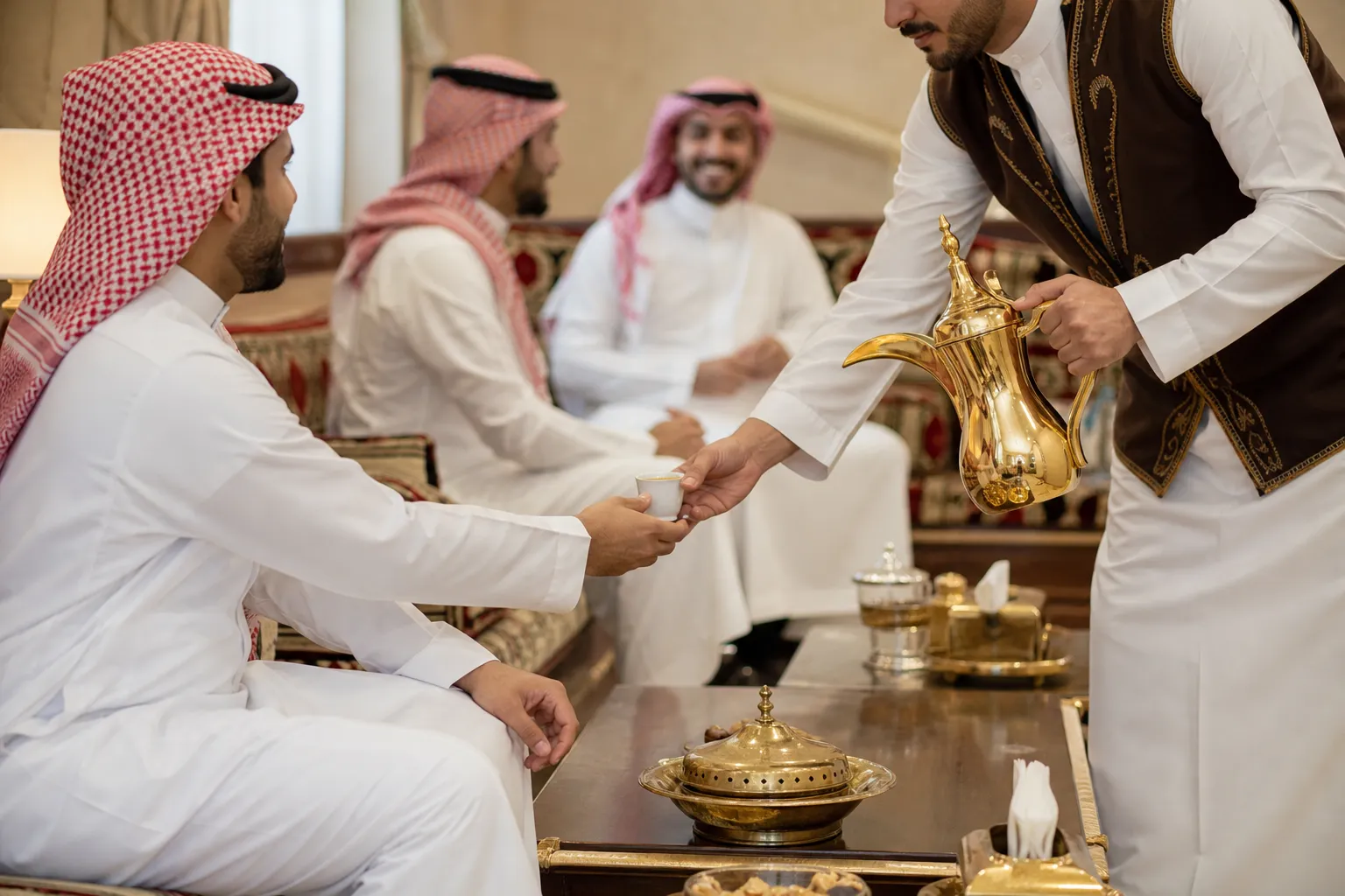 قهوجي وصباب: ضيافة مرتبة تليق بمناسبتك في الرياض