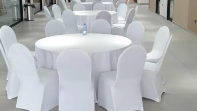 خدمات تأجير الطاولات والكراسي: الحل الأمثل لتوفير الراحة والأناقة في مناسبتك الخاصة